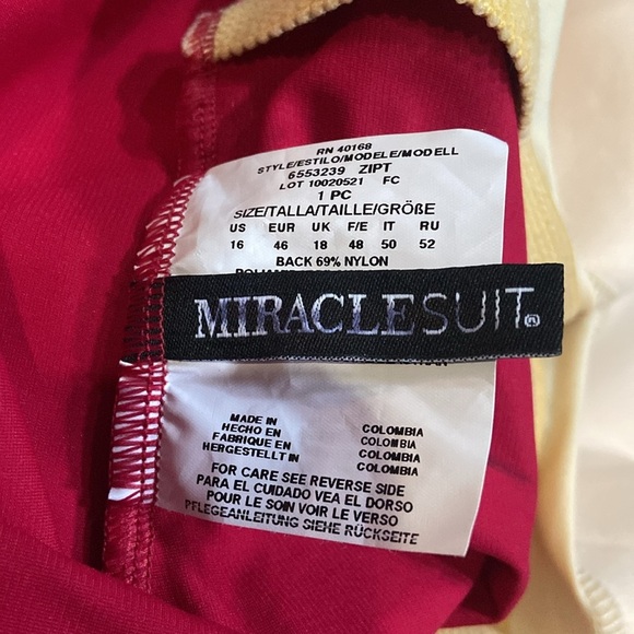 New! MiracleSuit Red Razzle Dazzle Zipt One Piece zipper Swimsuit 3166 - Picture 9 of 11